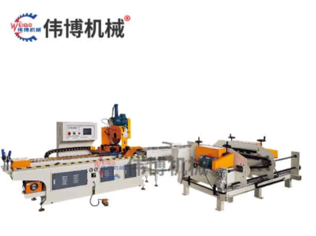 Pipe cutting machine