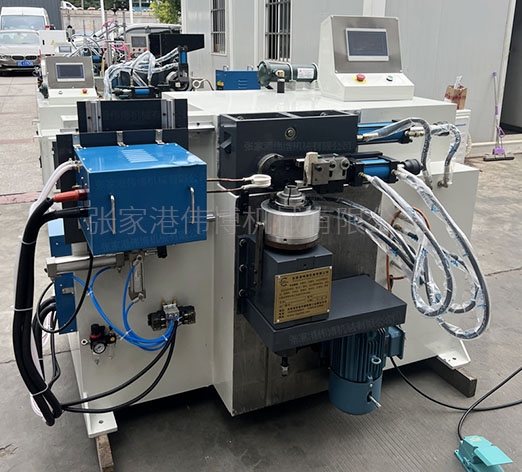 Automatic sealing machine